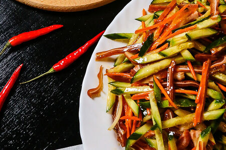 Уши с огурцом