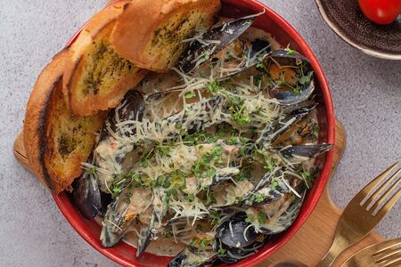 Соте из мидий в сливочном соусе