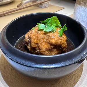 Тушёные свиные тефтели в соевом соусе