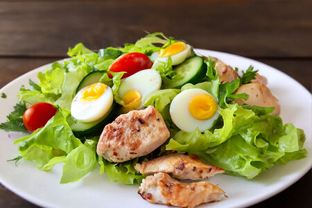 Салатик овощной с курочкой