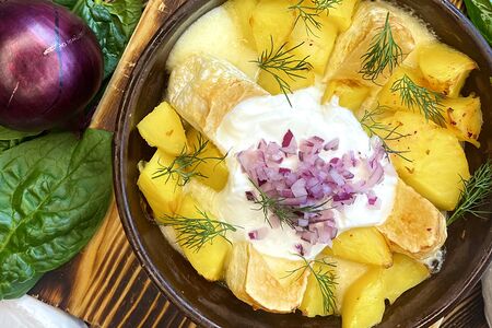 Камамбер с картофелем и сметаной