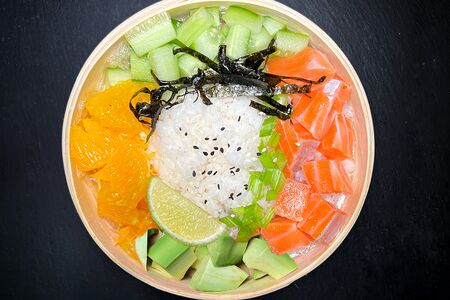 Поке с лососем