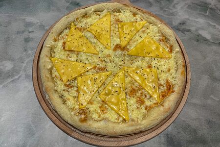 Сырная пицца