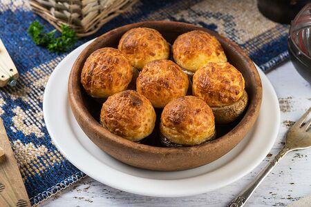 Шампиньоны с сыром