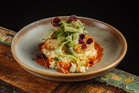 Треска с фенхелем, соусом биск и пастой орзо