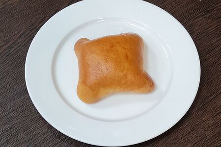 Пирожок с рисом и яйцом