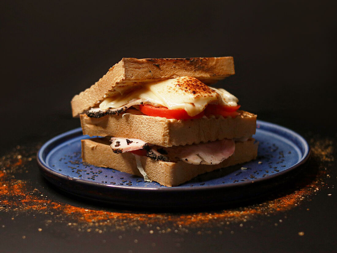 багет сэндвич с семгой. сэндвичи спб. питер сэндвич с корюшкой. сэндвичи спб. клаб сэндвич реклама.