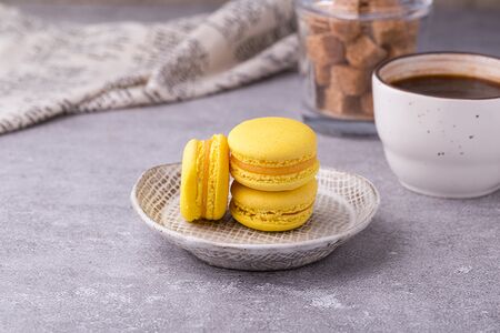 Макаронс Лимон