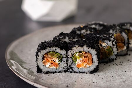 Сяке хаус ролл