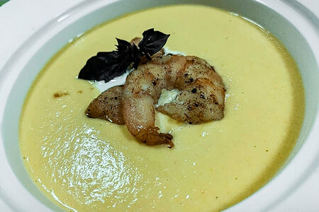 Крем-суп из лосося с креветками