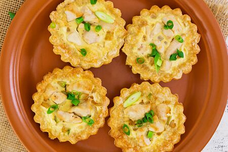 Корзинка с курицей