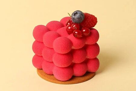 Пирожное Ягодный кубик