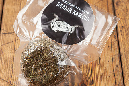 Белпер Кнолле с прованскими травы