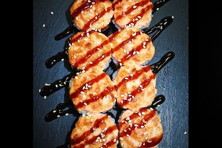 Ролл запечённый с тунцом