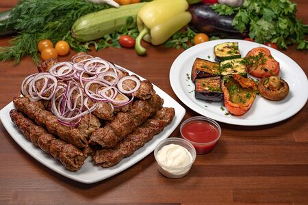 Большое ассорти из люля-кебабов