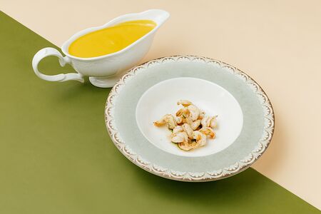 Морковно-кокосовый крем-суп с креветками