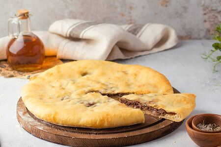 Пирог с говяжьим фаршем и капустой