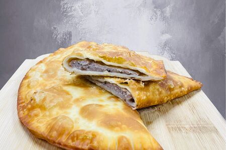 Чебурек Смешанный фарш свинина-говядина