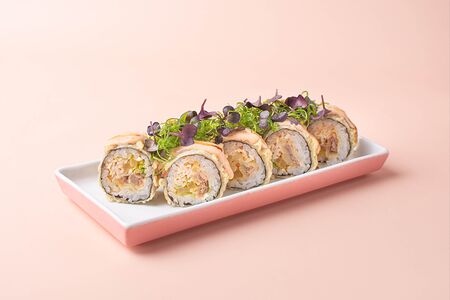 Лосось темпура с соусом бэнг