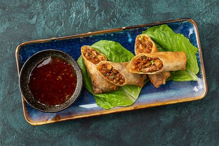 Спринг-ролл с курицей