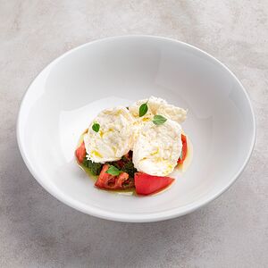 Капрезе с моцареллой фиор ди латте