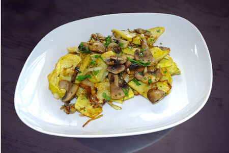Картофель, жаренный с грибами