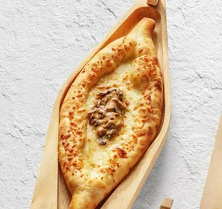 Хачапури лодочка с белыми грибами