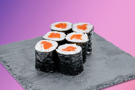 Ролл Маки с лососем