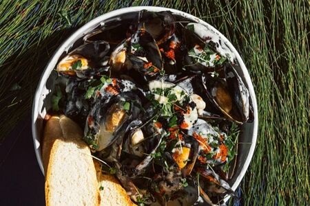 Мидии с беконом и пармезаном