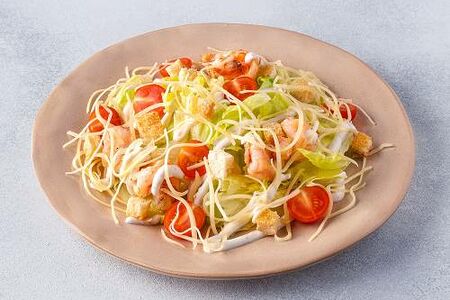 Салат Цезарь с креветками