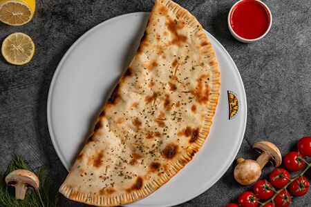 Кальцоне Сыр и ветчина