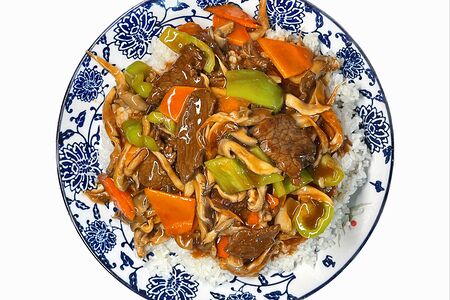 Рис с жареной говядиной и грибами