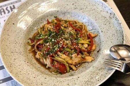 Удон с курицей