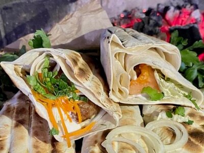 Шаурма с курицей на мангале