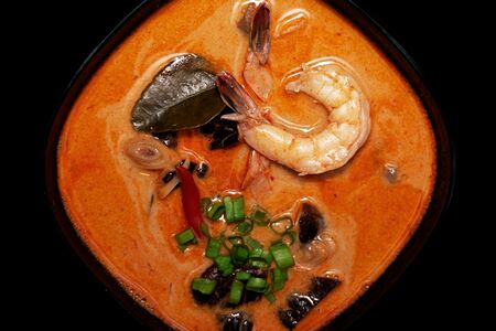 Том - ям с креветками