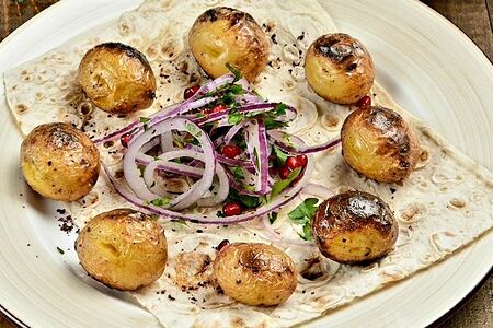 Картофель, запеченный на углях