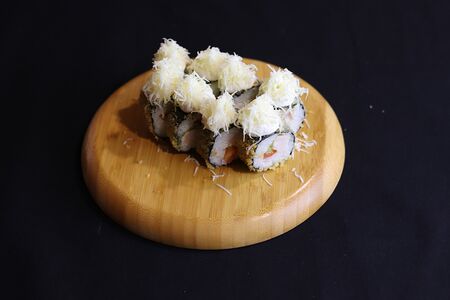 Горячий ролл Цезарь с курицей