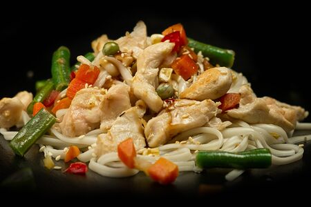 Вок с курицей