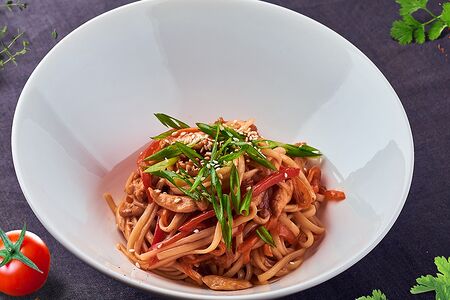 Вок с курицей острый