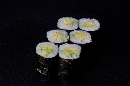 Маки с Авокадо