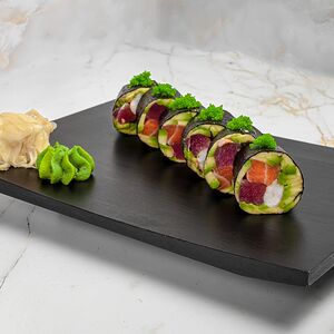 Ролл Сашими с лососем, креветкой и тунцом