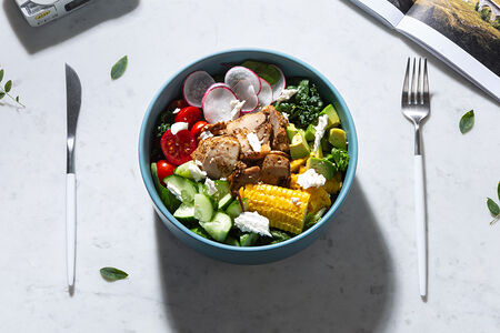 Боул с курицей, кукурузой и киноа
