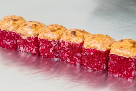 Запеченный ролл Hot микс 8 шт