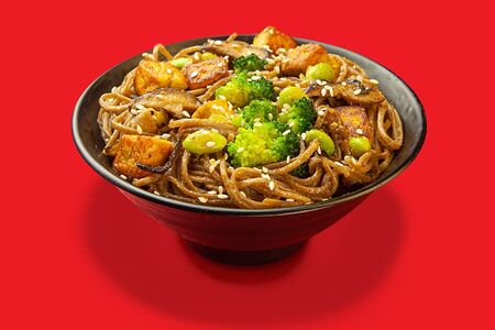 Соба с тофу и эдамаме