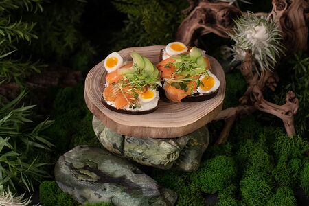 Сморреброд с лососем