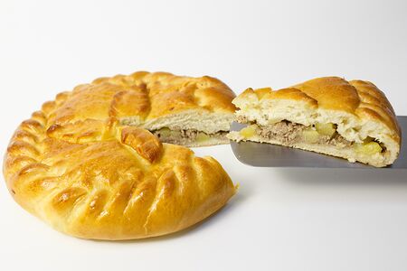 Пирог с мясом и картофелем
