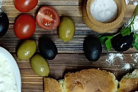 Ассорти из маслин и оливок