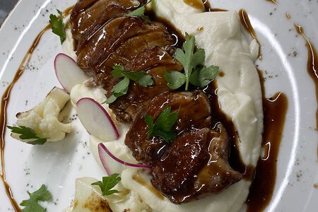 Утиная грудка с овощным рагу