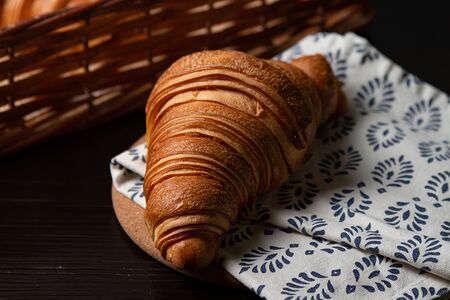 Круассан белый шоколад