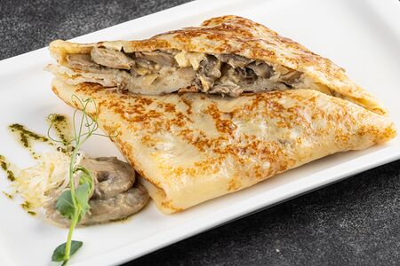 С грибным жульеном и сыром